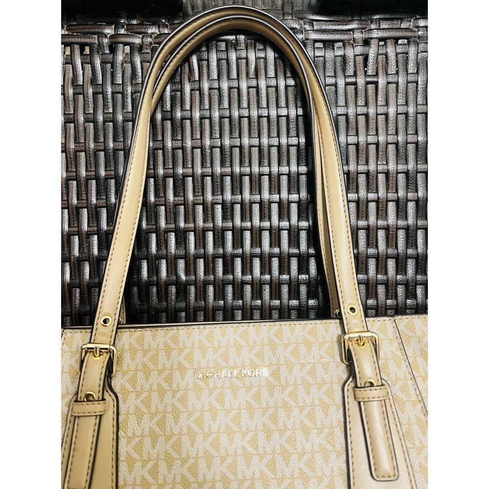 Michael Kors Voyager EW Tote Luxury Signature MK Vanilla Gold Shoulder Bag NWOT - Picture 11 of 11